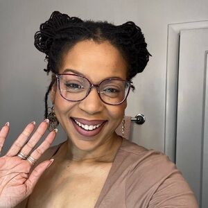 Meet your Posher, Lauran